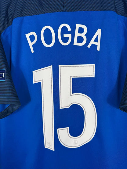 Détail de la typographie du flocage sur le numéro 15 de Paul Pogba
