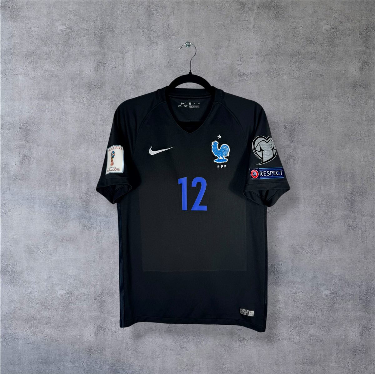 Maillot France third 2017-2018 noir Nike vue face avec coq FFF une étoile et numéro 12