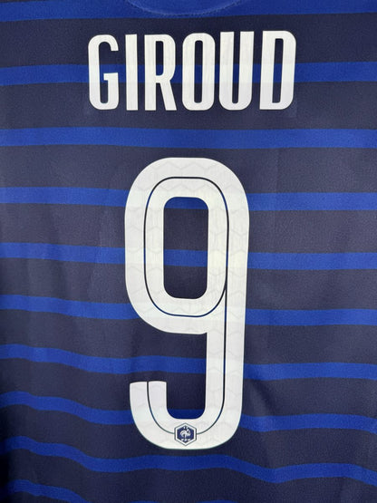 Détail du flocage Giroud 9 blanc avec logo FFF, maillot France domicile 2020-2021