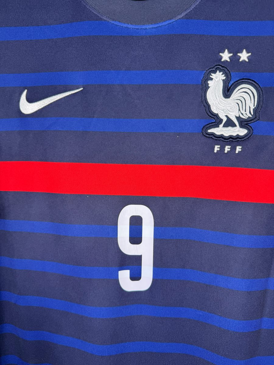 Coq FFF brodé blanc deux étoiles et Swoosh Nike, maillot France domicile 2020-2021