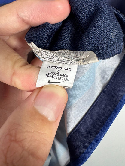 Étiquette Nike code CD0700-498 taille S, maillot France domicile 2020