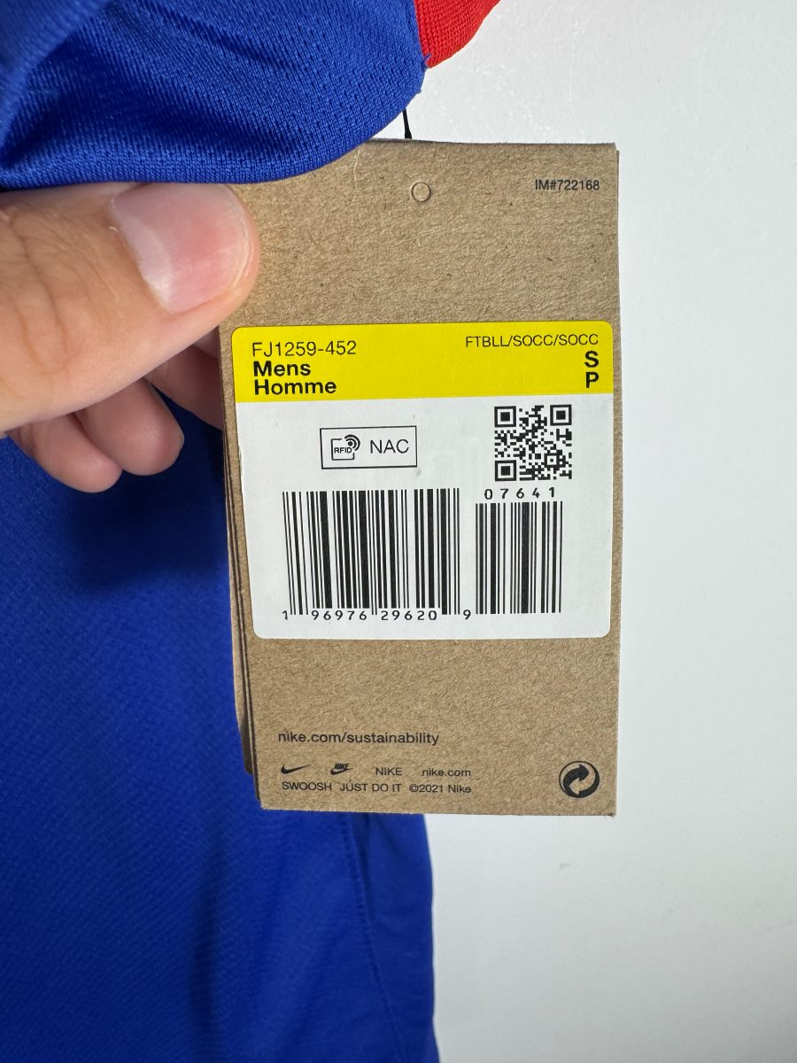 Maillot France 2024 - étiquette Nike neuve avec référence