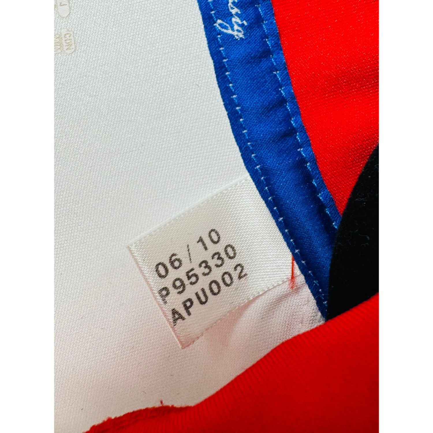 Étiquette d'authenticité avec code Adidas P95330 prouvant l'originalité du maillot