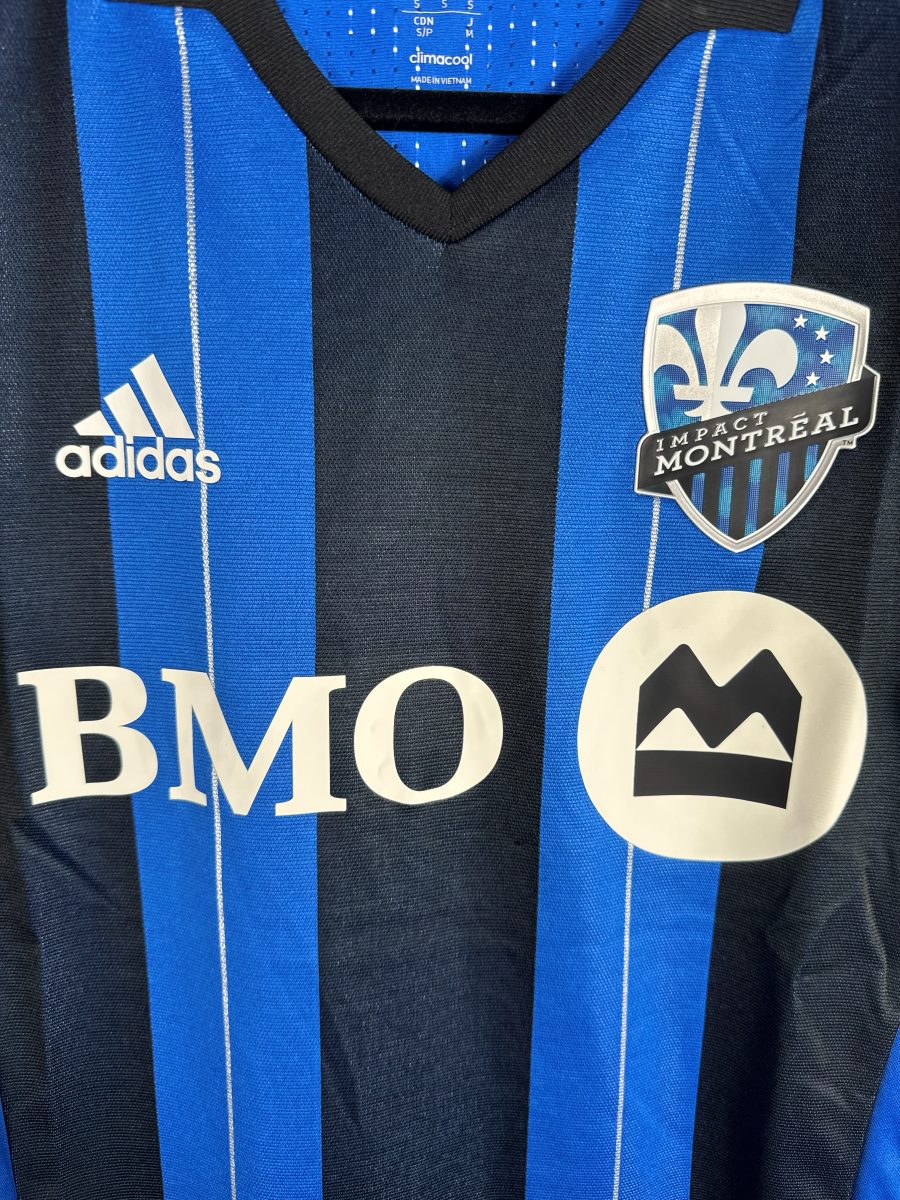 Détail écusson Impact Montréal et sponsor BMO