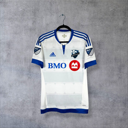 Face du maillot Impact Montréal extérieur adidas avec sponsor BMO et patchs MLS sur les manches