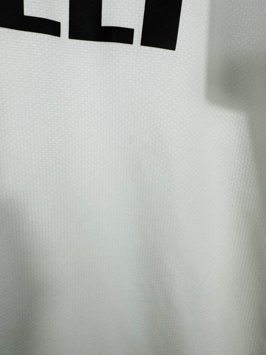 Très légère marque sous le sponsor, maillot extérieur Inter Milan 2008-2009