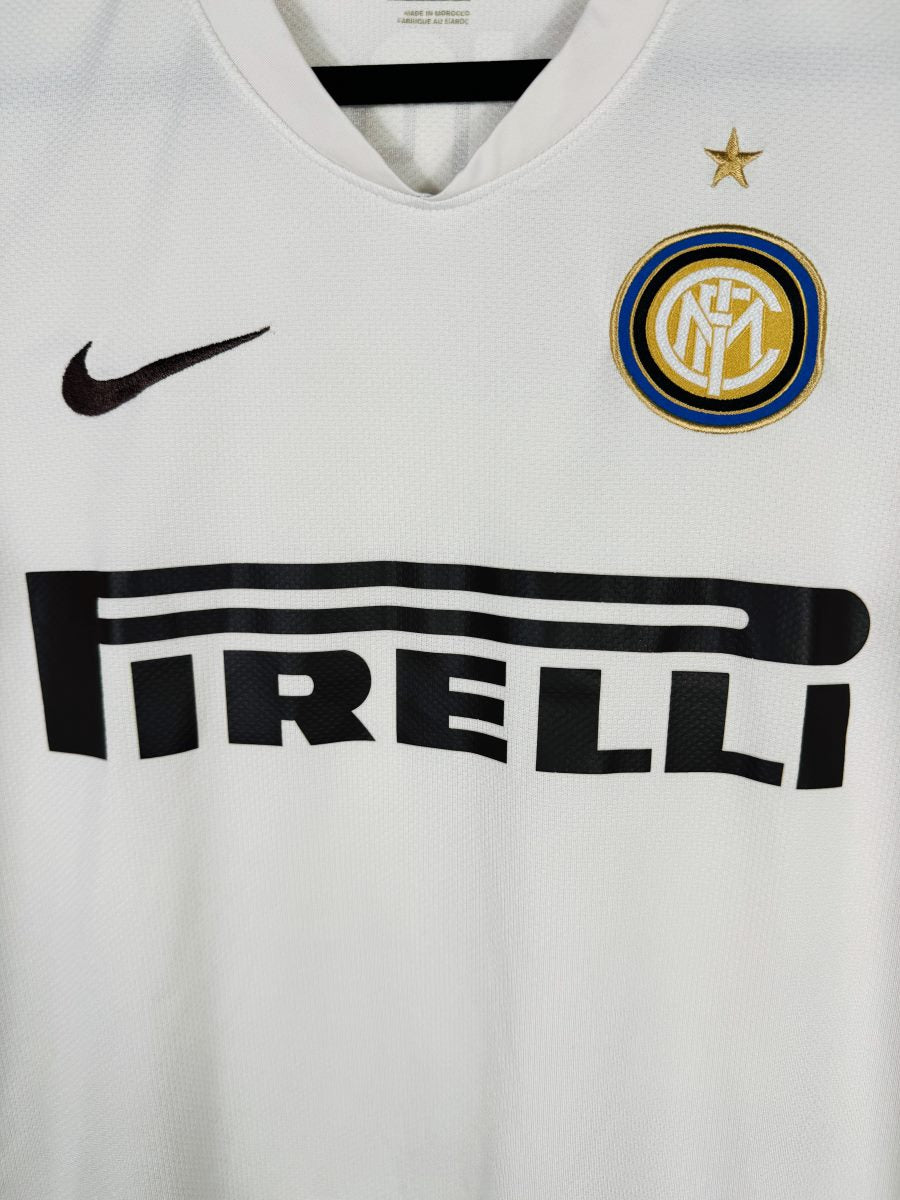 Écusson Inter brodé et étoile dorée, sponsor Pirelli, maillot extérieur 2008-2009