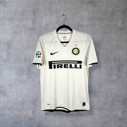 Maillot Inter Milan 2008-2009 extérieur blanc de face, Swoosh Nike et sponsor Pirelli