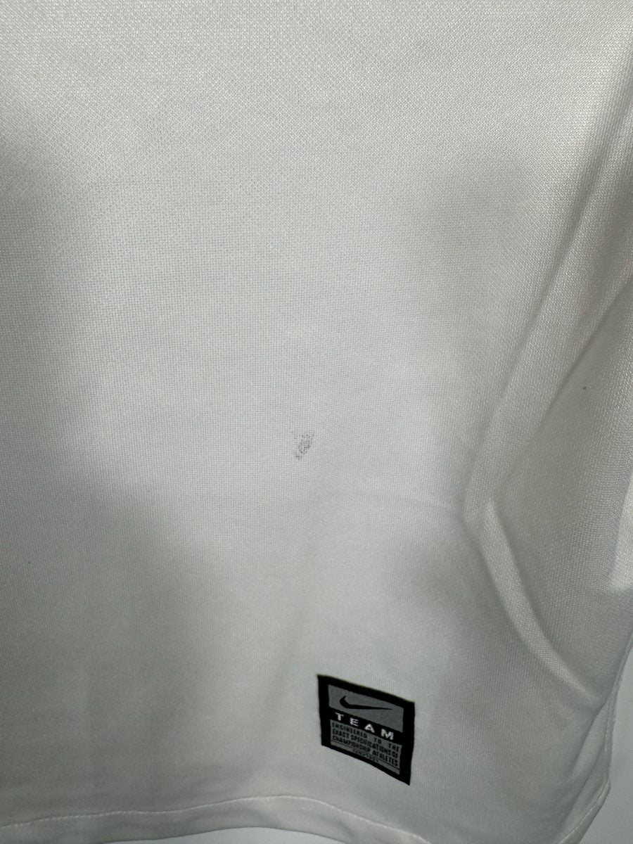 Petite marque grise dans le bas, maillot extérieur Inter Milan 2009-2010