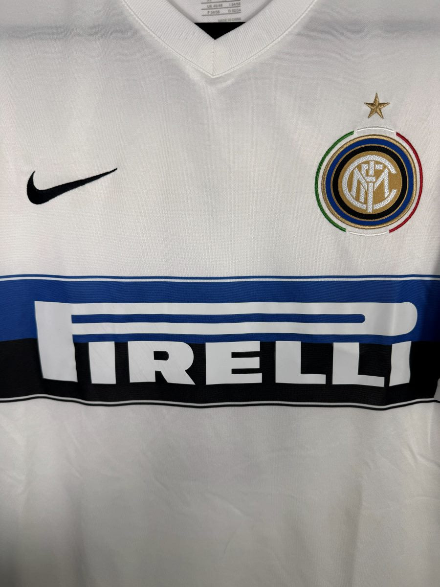 Écusson brodé de l'Inter et virgule Nike, maillot extérieur 2009-2010