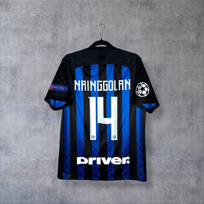 Maillot Inter Milan 2018-2019 domicile Nike, dos floqué Nainggolan 14, sponsor Driver, badges Ligue des champions et Respect