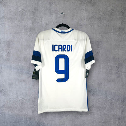 Flocage officiel ICARDI numéro 9 sur le dos du maillot extérieur Inter Milan 2016-2017.