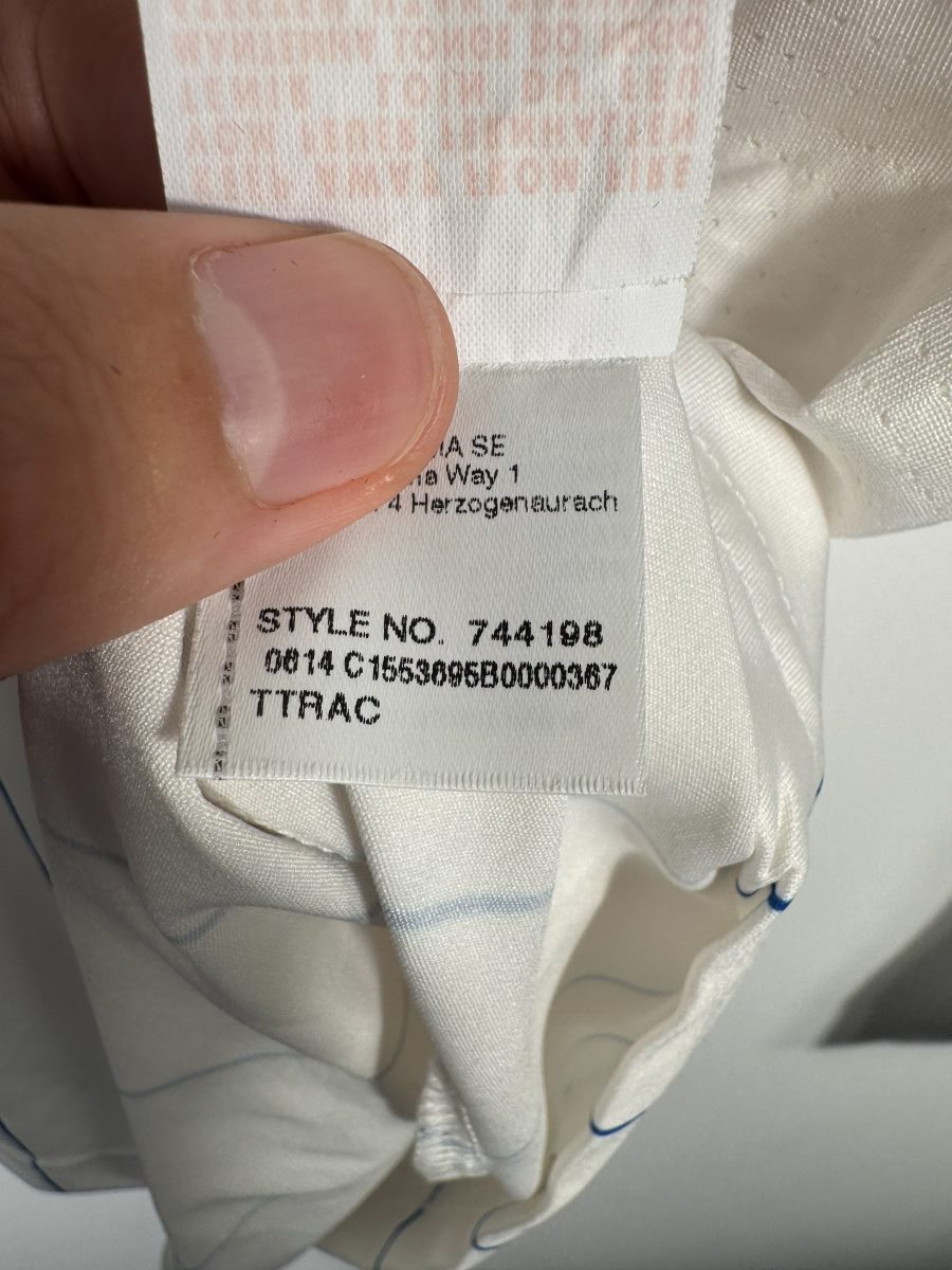 Étiquette Puma style 744198 avec code 0614, maillot Italie extérieur 2014-2015