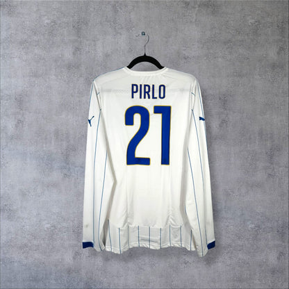 Dos du maillot Italie extérieur 2014 Puma blanc manches longues, flocage bleu Pirlo 21