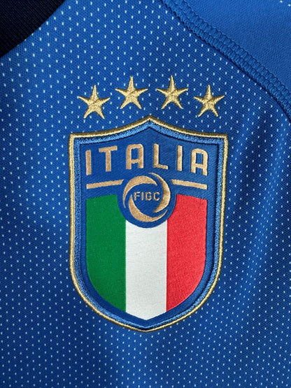 Écusson FIGC Italia et quatre étoiles dorées, maillot Italie domicile 2017-2018