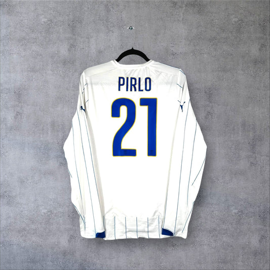 Dos du maillot Italie 2014 extérieur blanc avec flocage bleu PIRLO 21 en version Stock Pro manches longues.