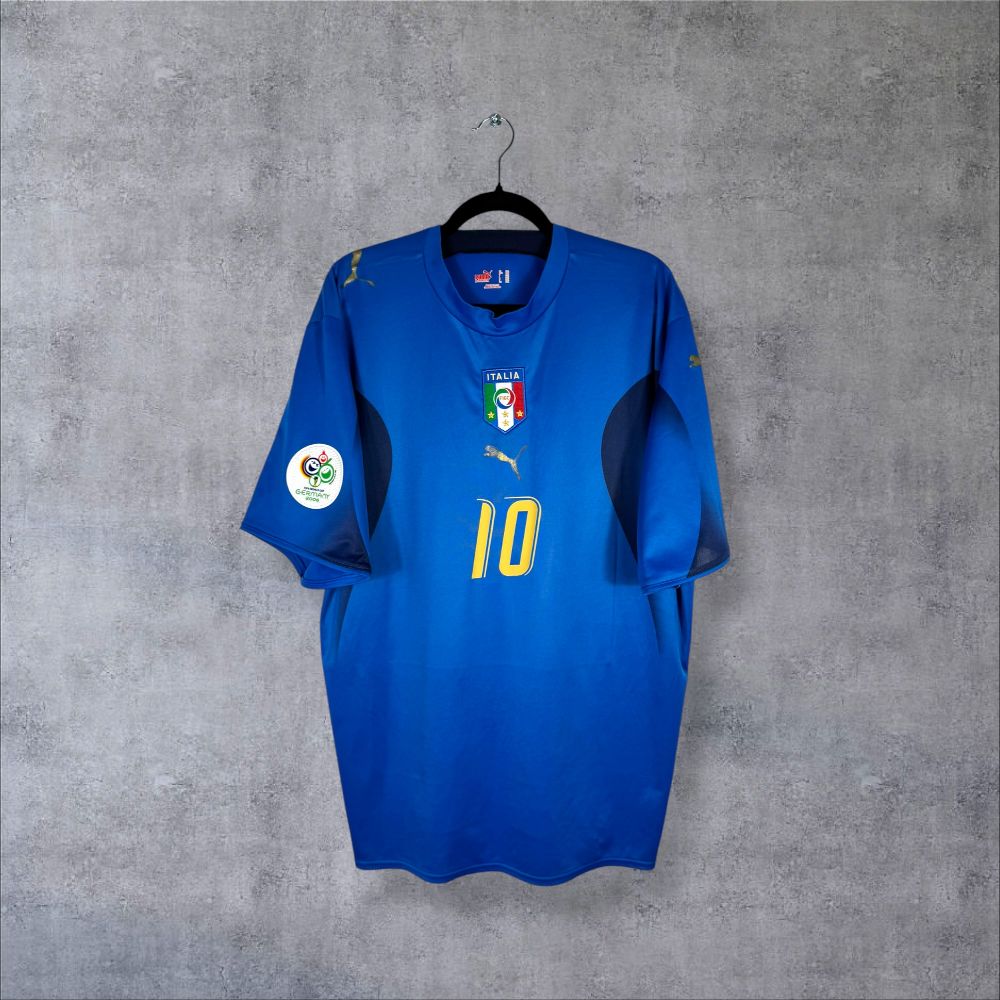 Maillot Italie Coupe du Monde 2006 Domicile authentifié Puma flocage Francesco Totti N°10 sacre 4e étoile mondiale ère Lippi taille XXL