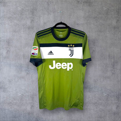Vue de face du maillot Juventus Third 2018 vert avec bande horizontale blanche/noire et nouveau logo J.