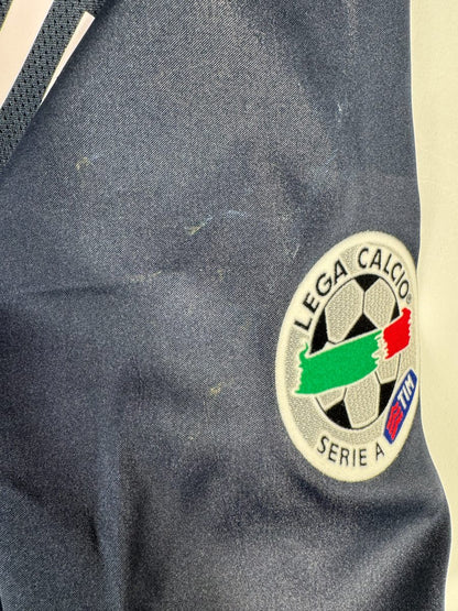 Petits fils tirés près du patch de manche, maillot Juventus extérieur 2004-2005