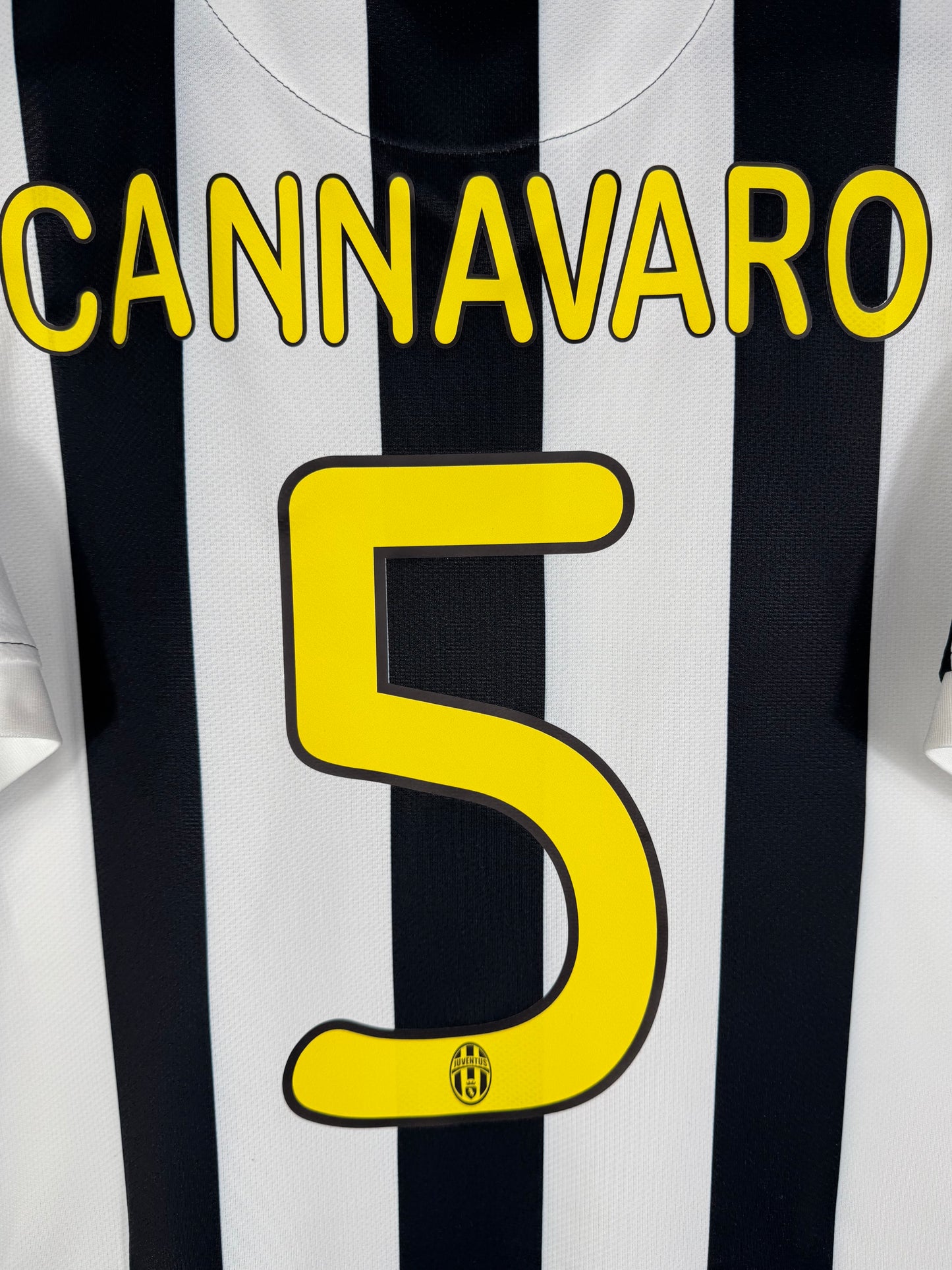 Détail de la typographie du flocage sur le numéro 5 de Fabio Cannavaro