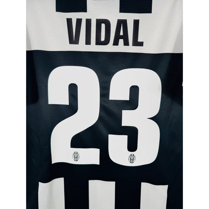 Détail de la typographie du flocage sur le numéro 23 d'Arturo Vidal