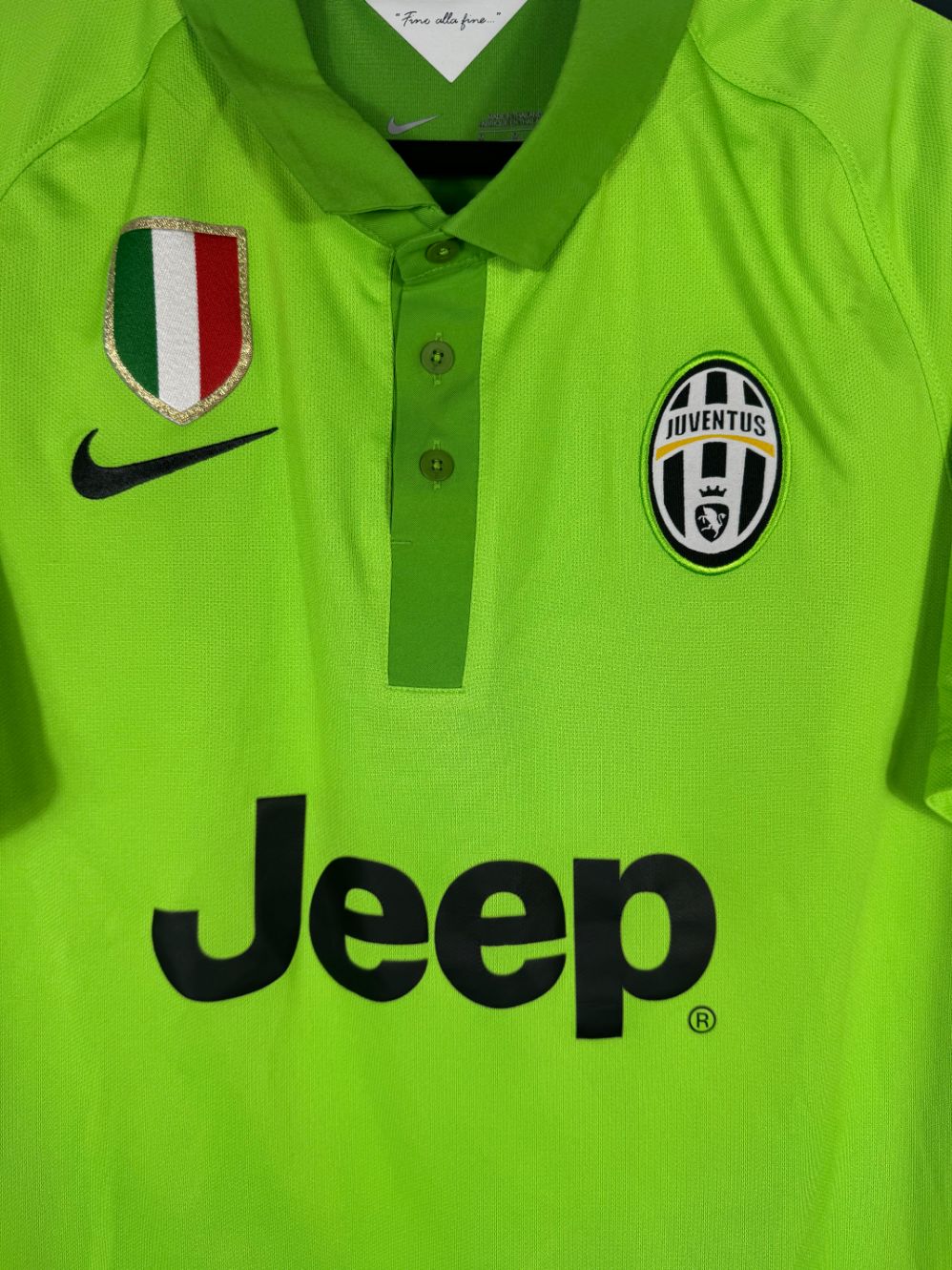 Détail de l'écusson de la Juventus et du logo Nike