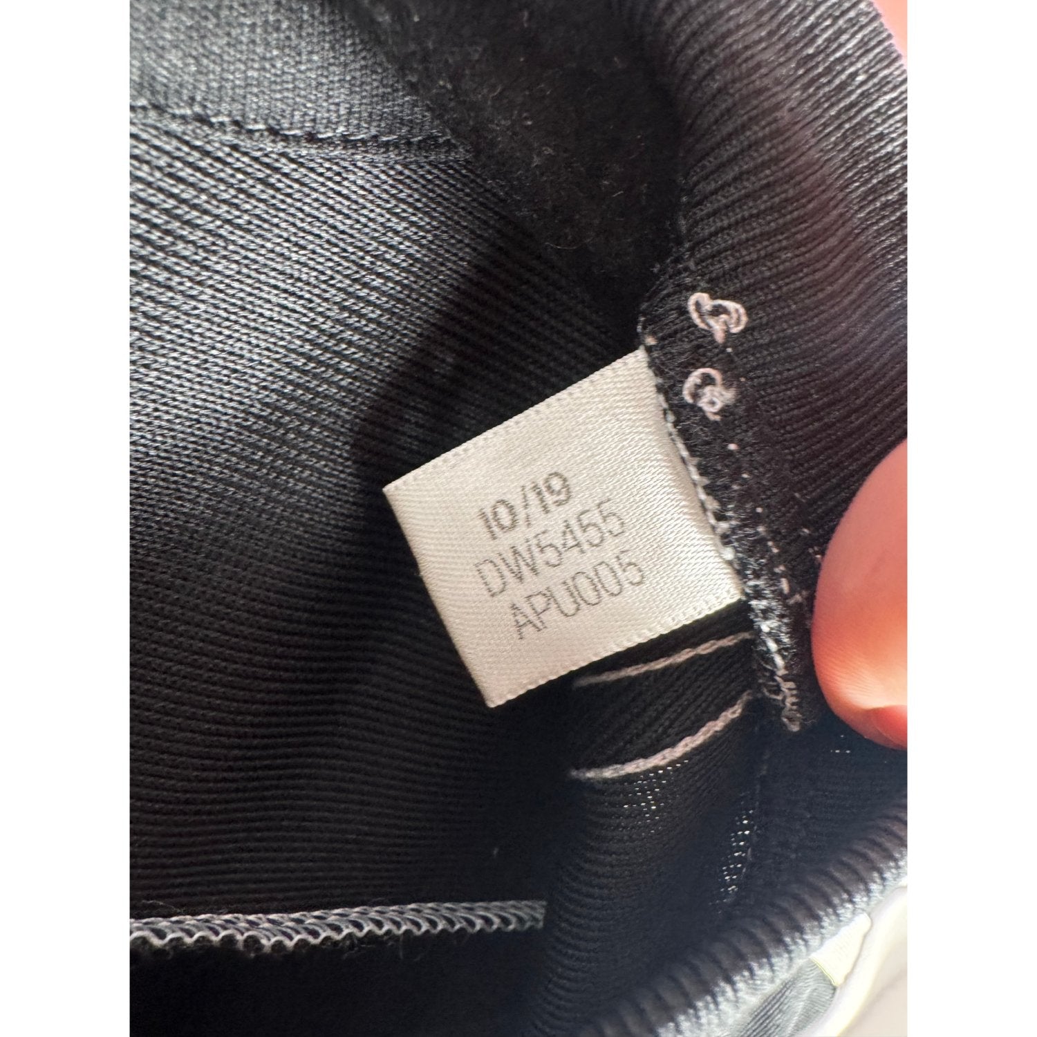 Étiquette d'authenticité avec code Adidas DW5455 prouvant l'originalité du maillot