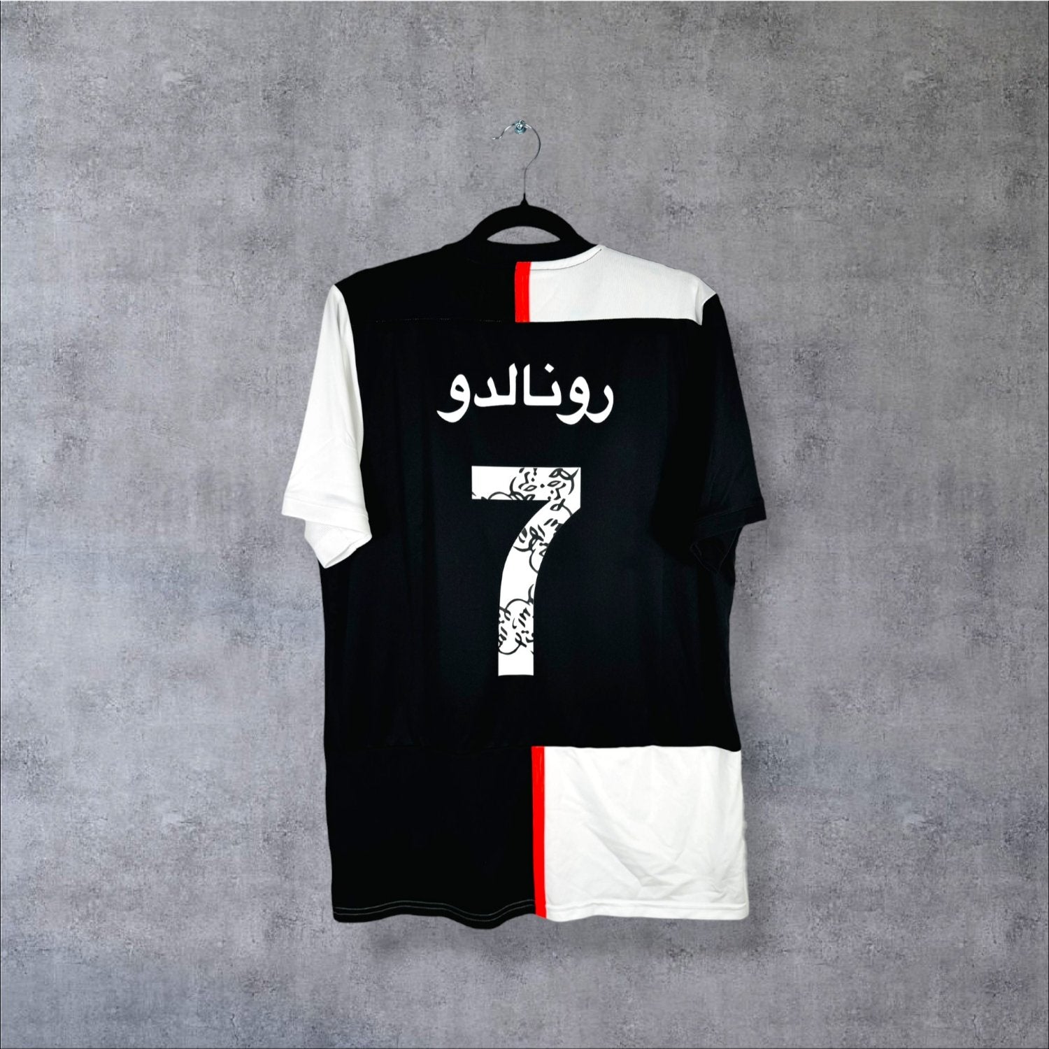 Flocage spécial Édition Riyadh en calligraphie arabe Ronaldo numéro 7 sur maillot Juventus 2019-2020 Domicile