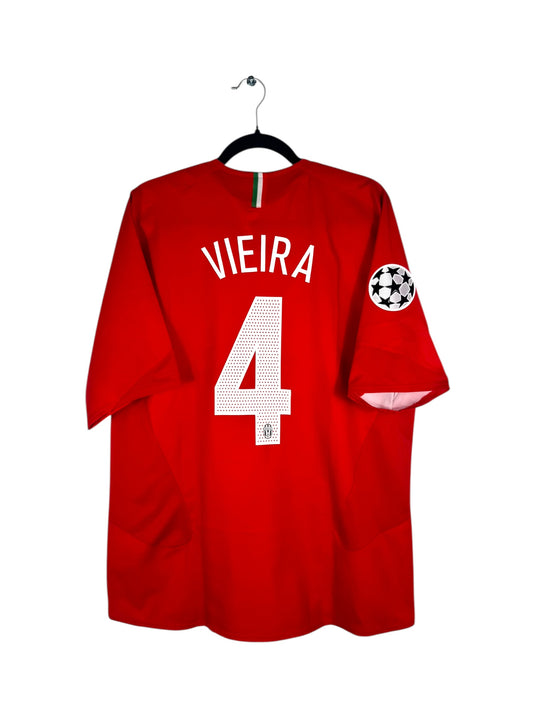 Dos du maillot Juventus rouge 2006 avec flocage VIEIRA 4 et patch LDC.