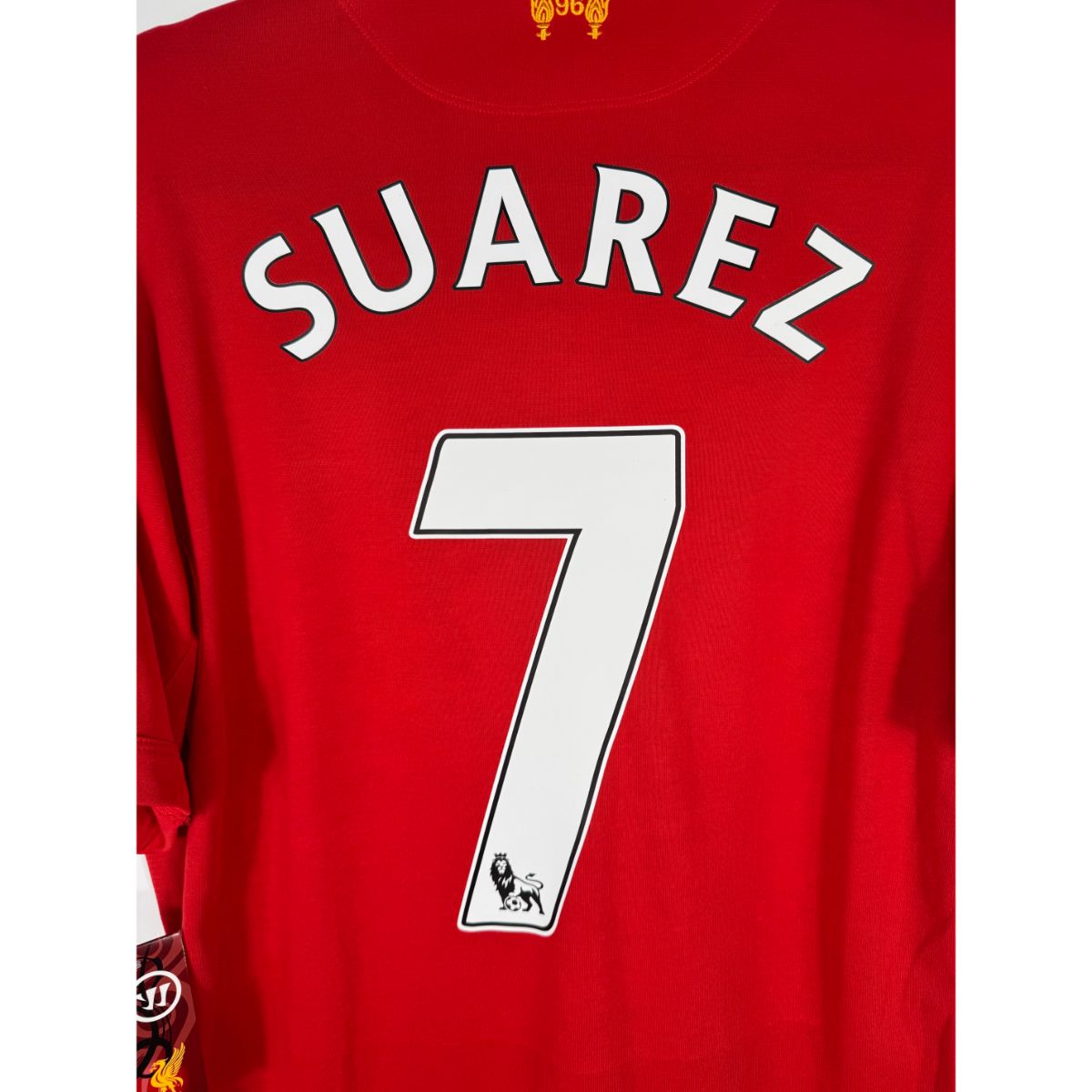 Détail de la typographie du flocage sur le numéro 7 de Luis Suárez