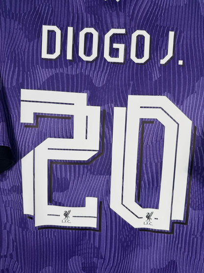 Détail de la typographie du flocage sur le numéro 20 de Diogo Jota