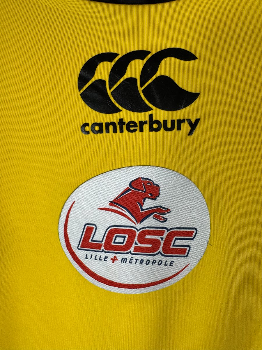 Détail de l'écusson LOSC Lille Métropole appliqué et du logo Canterbury sur le third 2008-2009