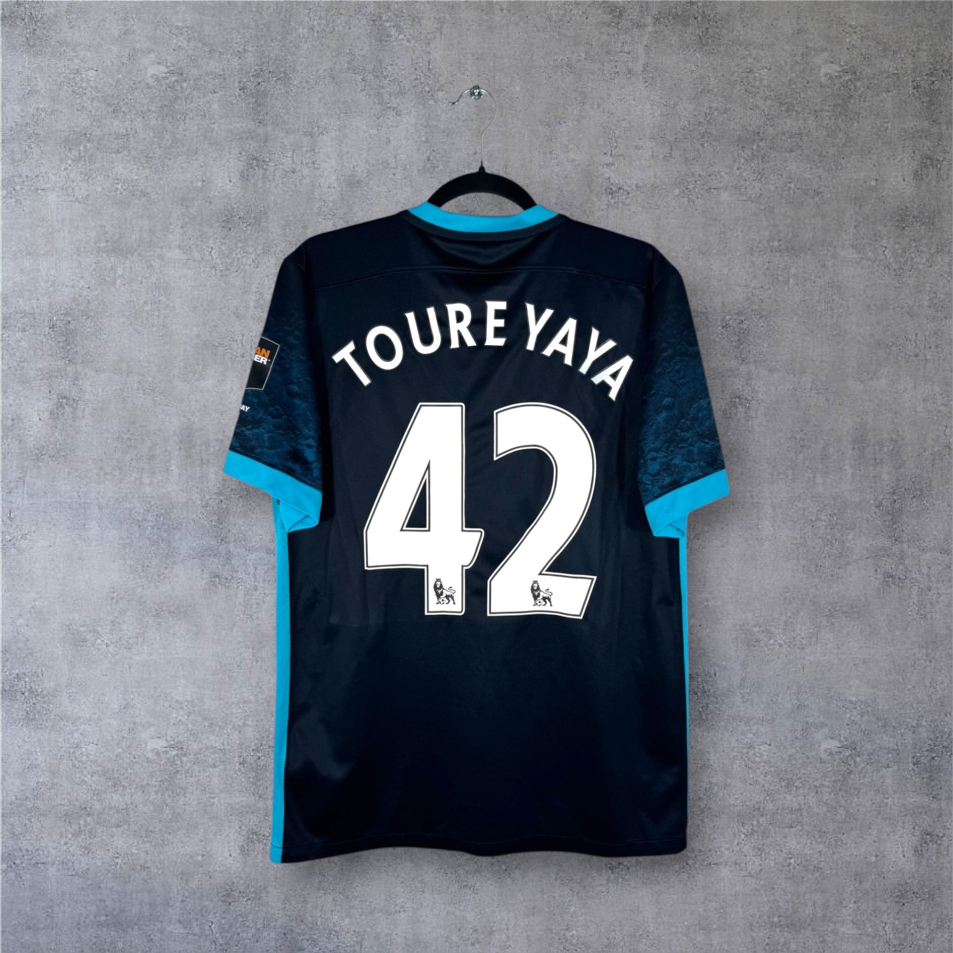 Dos du maillot Manchester City 2016 bleu marine avec flocage blanc YAYA TOURÉ 42