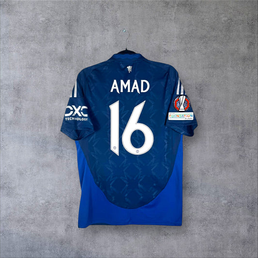 Dos du maillot Manchester United Extérieur 2025 bleu avec flocage blanc AMAD 16 et patch Europa League.