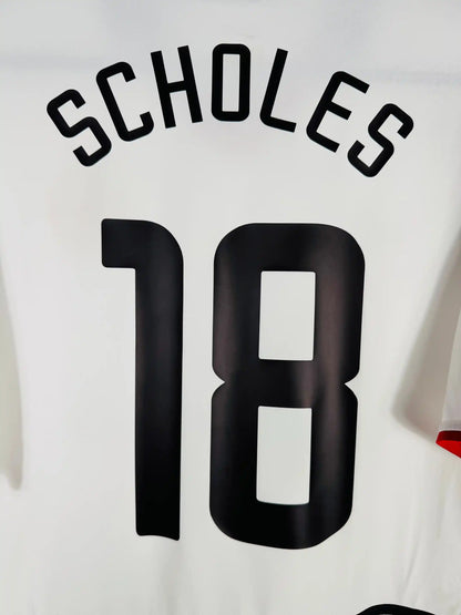 Détail flocage Scholes N°18 sur maillot Manchester United extérieur 2002-2003 numéro mythique du Ginger Prince