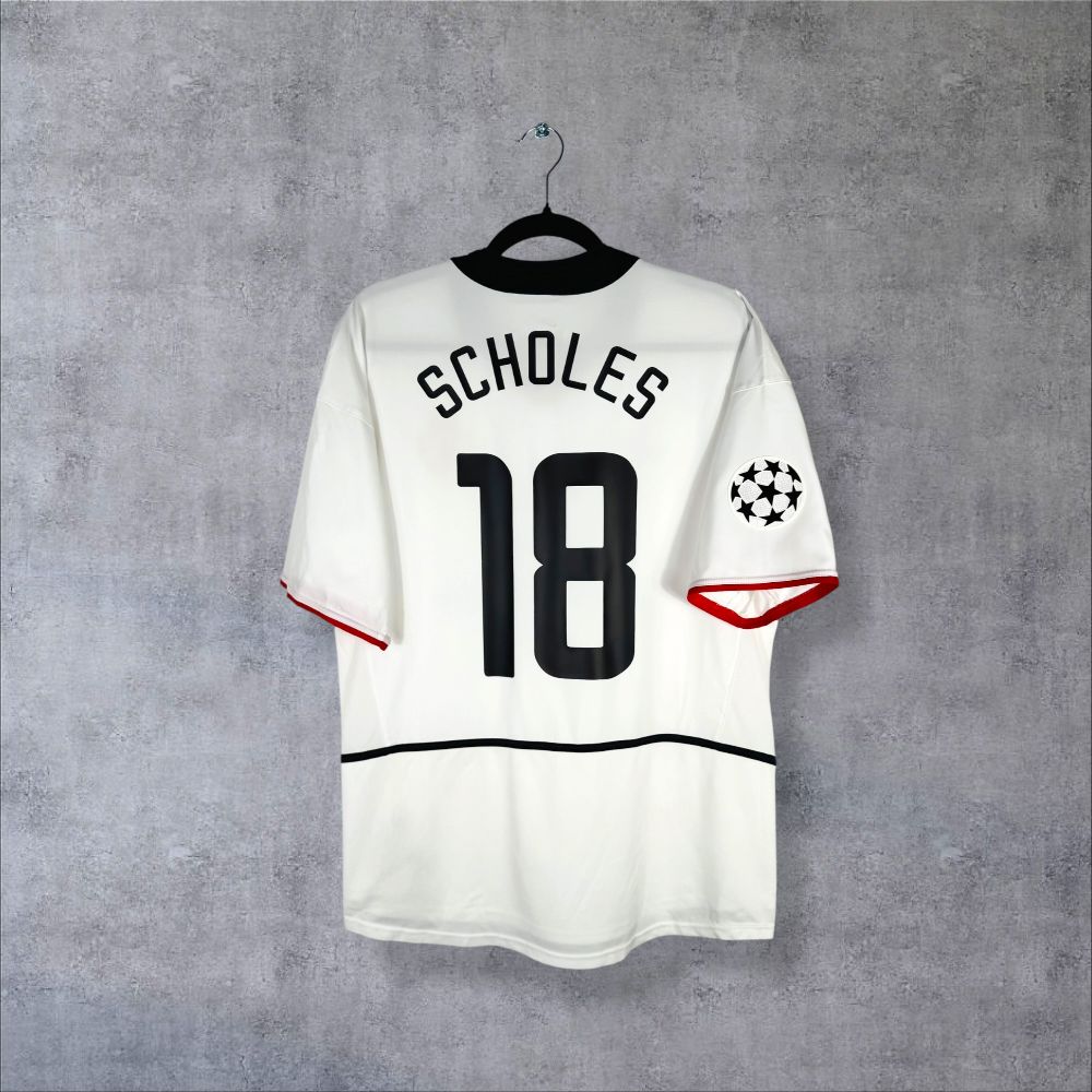 Dos du maillot Manchester United 2002-2003 extérieur blanc avec flocage Scholes N°18 et patch Champions League authentique