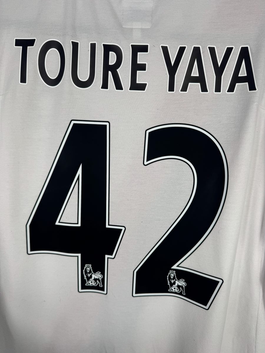 Détail flocage Toure Yaya 42 noir, maillot Manchester City third 2009-2010