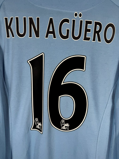 Détail flocage Kun Agüero 16 noir avec lion Premier League, maillot Manchester City domicile 2012-2013