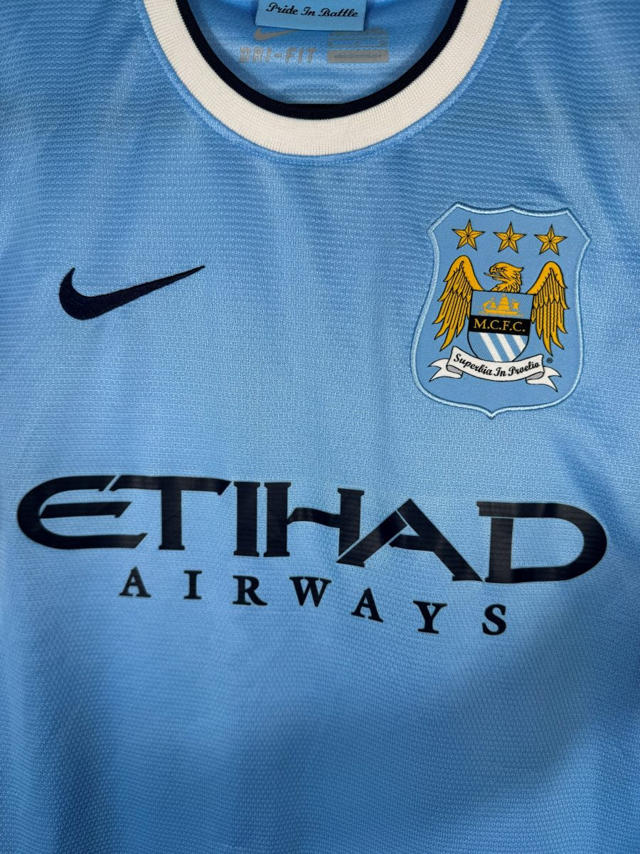 Écusson Manchester City brodé avec aigle doré et trois étoiles, virgule Nike marine, maillot domicile 2013-2014