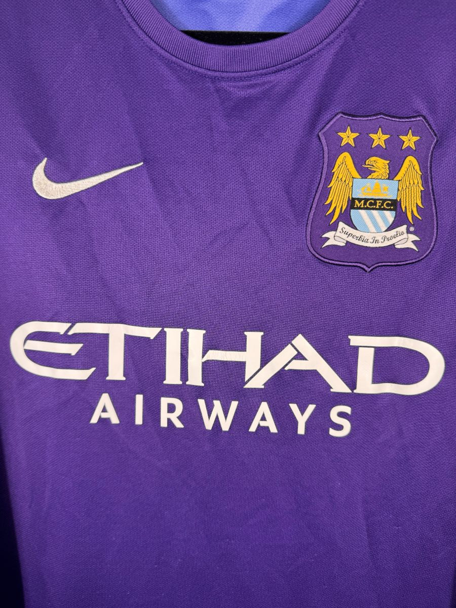 Écusson brodé à l'aigle MCFC, virgule Nike et sponsor Etihad, maillot gardien Manchester City 2015-2016