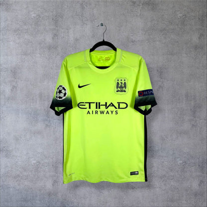 Face du maillot Manchester City 2015-2016 third Nike jaune fluo avec sponsor Etihad Airways