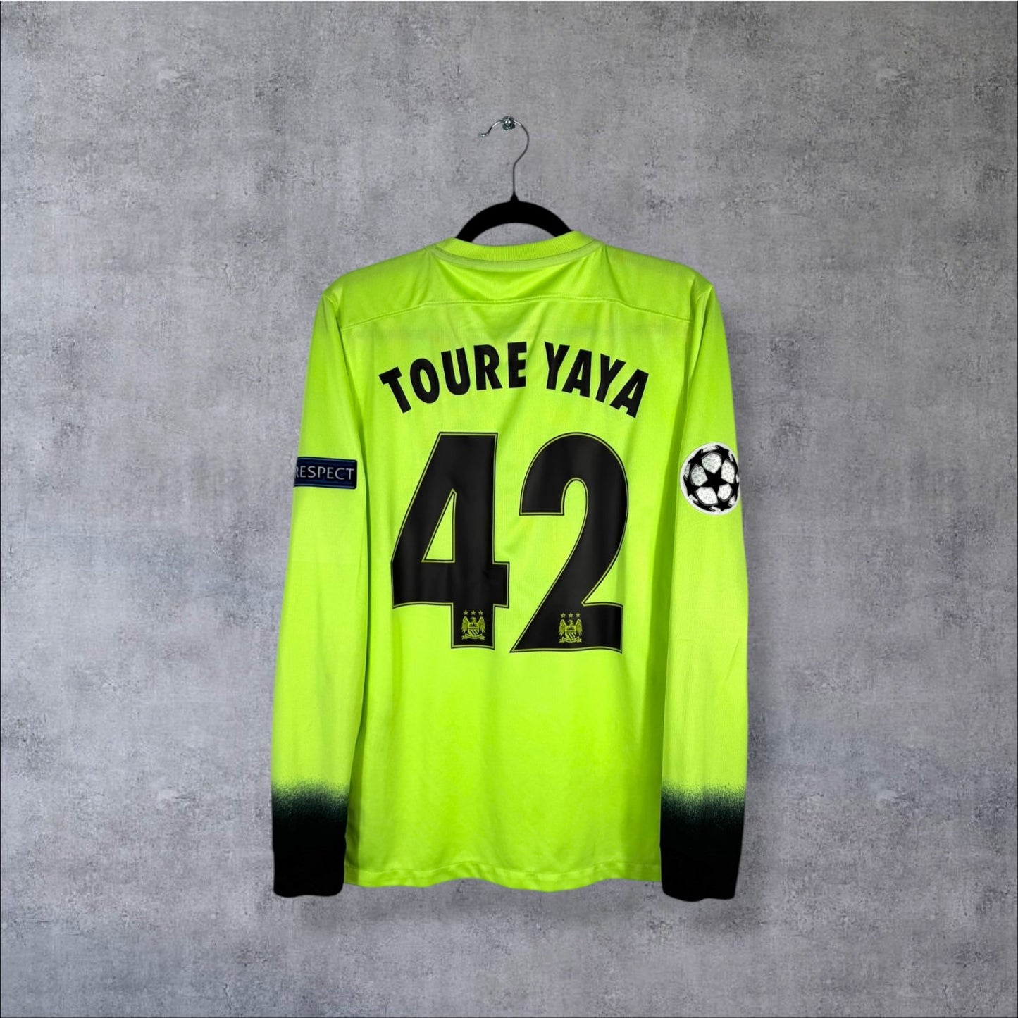 Dos du maillot Manchester City 2015-2016 third volt manches longues avec flocage Yaya Touré N°42 et patch Champions League authentique