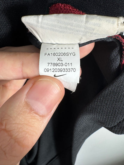 Étiquette d'authenticité avec code Nike 776903-011 prouvant l'originalité du maillot