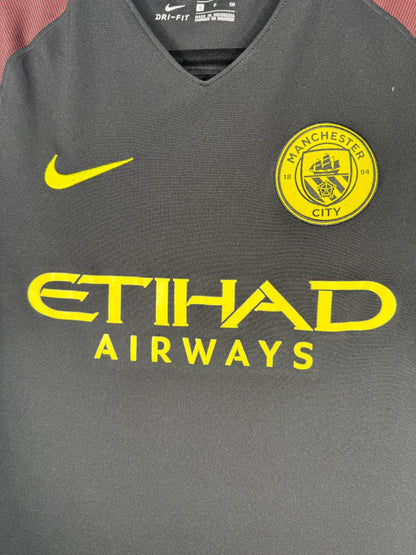 Écusson Manchester City jaune, virgule Nike et sponsor Etihad, maillot extérieur 2016-2017