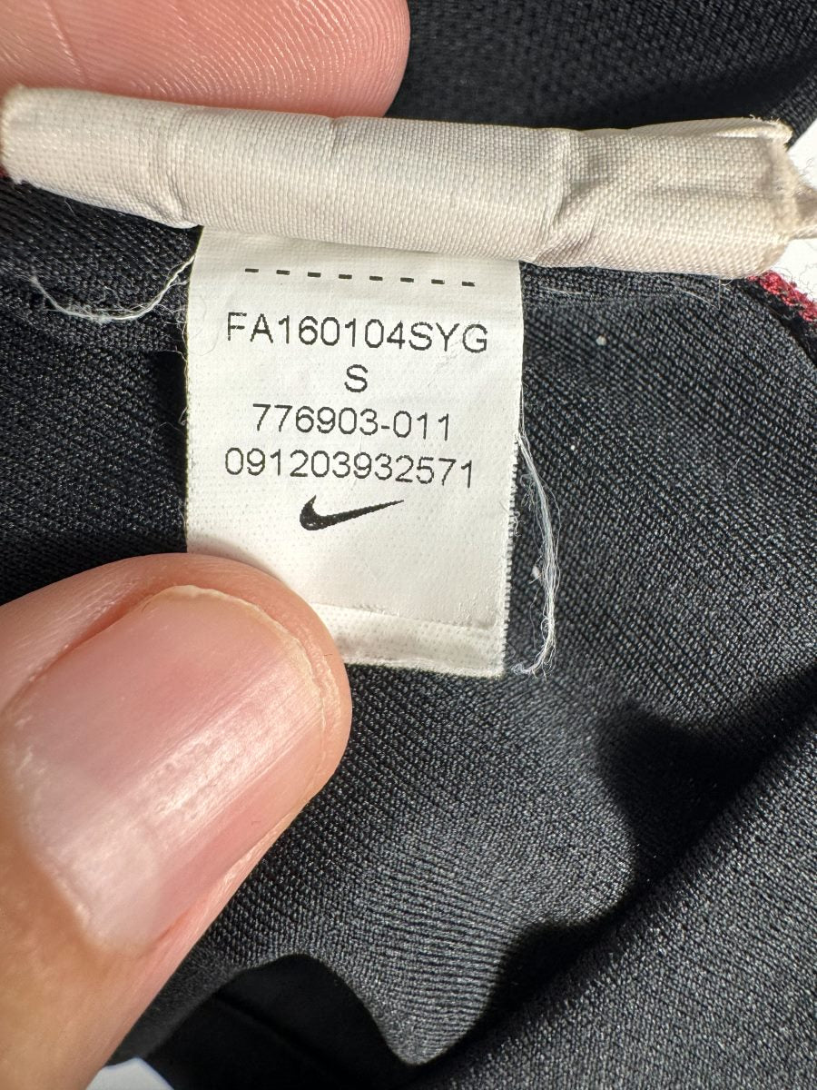 Étiquette Nike 776903-011 taille S, maillot Manchester City extérieur 2016-2017 Agüero