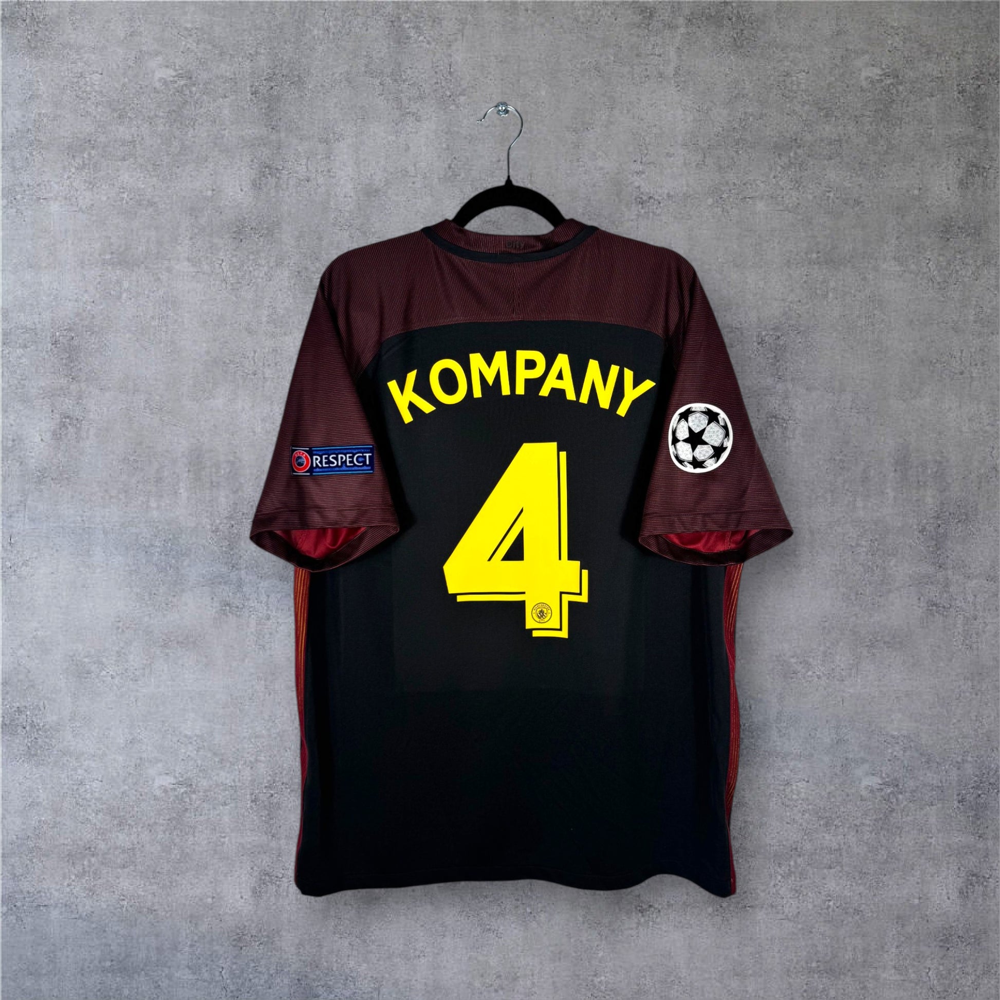 Flocage Kompany numéro 4 sur maillot Manchester City 2016-2017 Extérieur