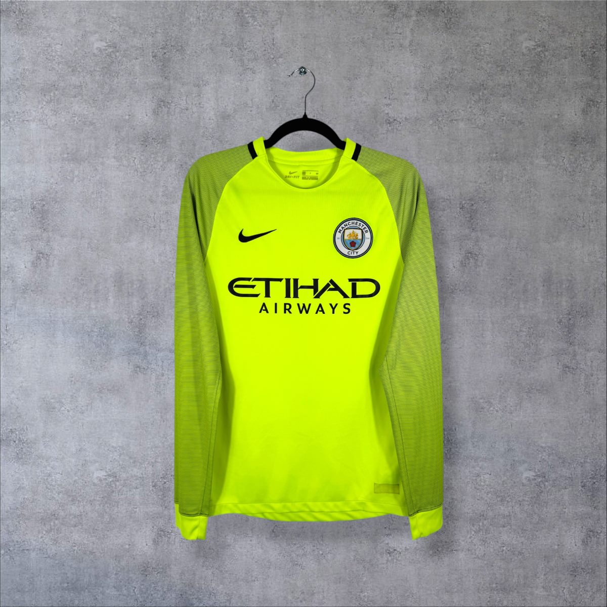 Maillot gardien Manchester City 2016-2017 Nike de face, sponsor Etihad Airways