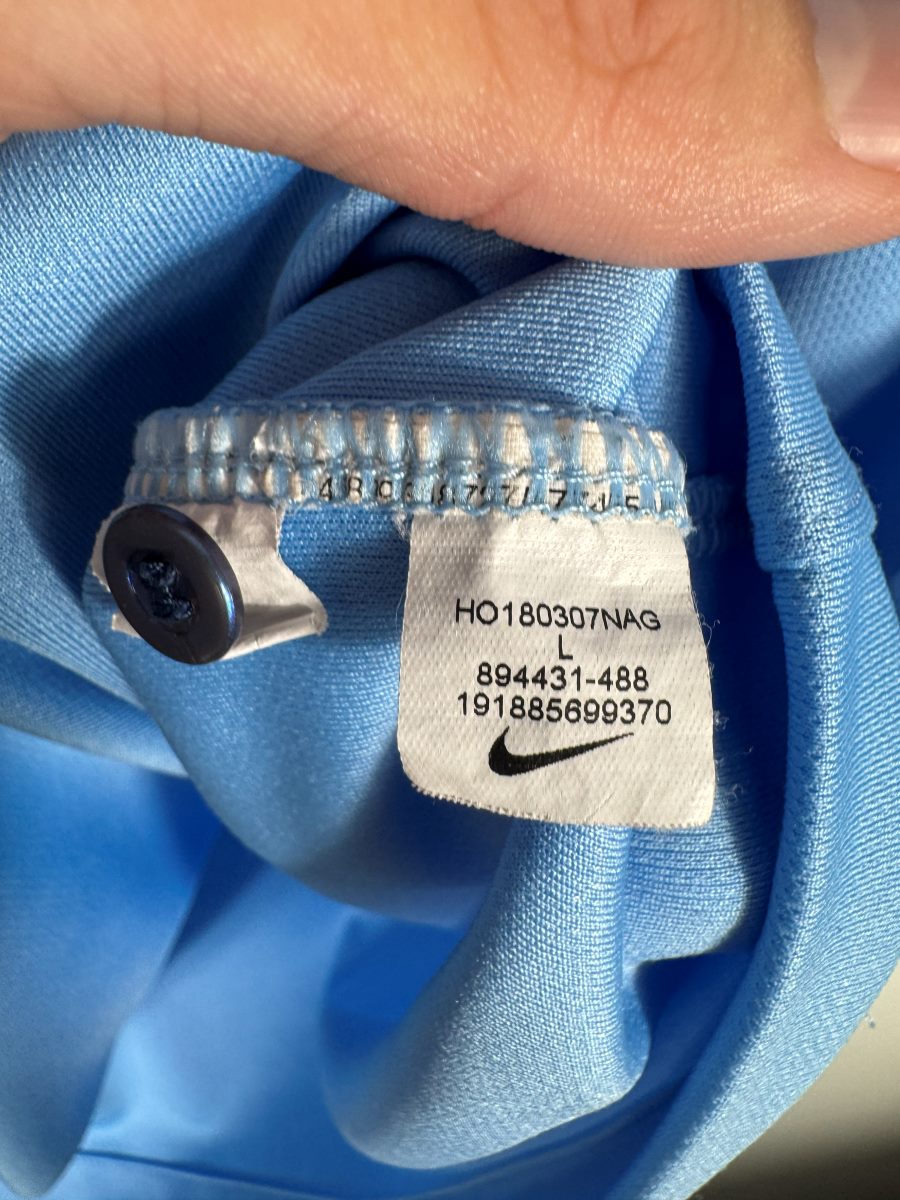 Étiquette Nike d origine du maillot Manchester City 2018-2019 avec la référence 894431-488