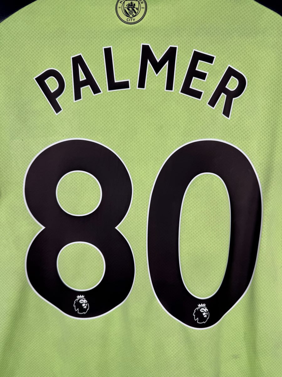 Détail du flocage Palmer 80 noir avec badges Premier League, maillot Manchester City third 2022-2023