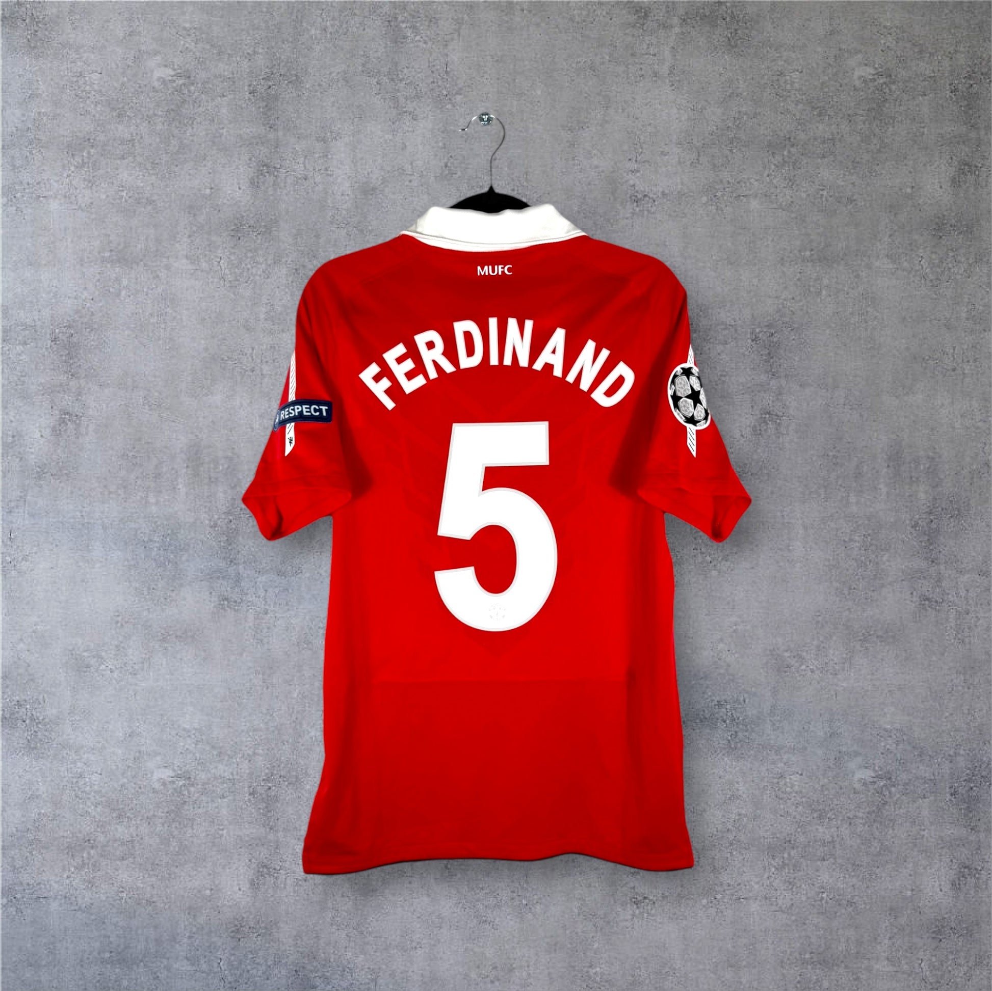 Flocage Ferdinand numéro 5 sur maillot Manchester United 2010-2011